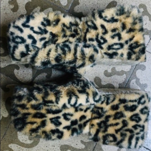Vintage Y2K 90s cheetah print platforms - Picture 3 of 3